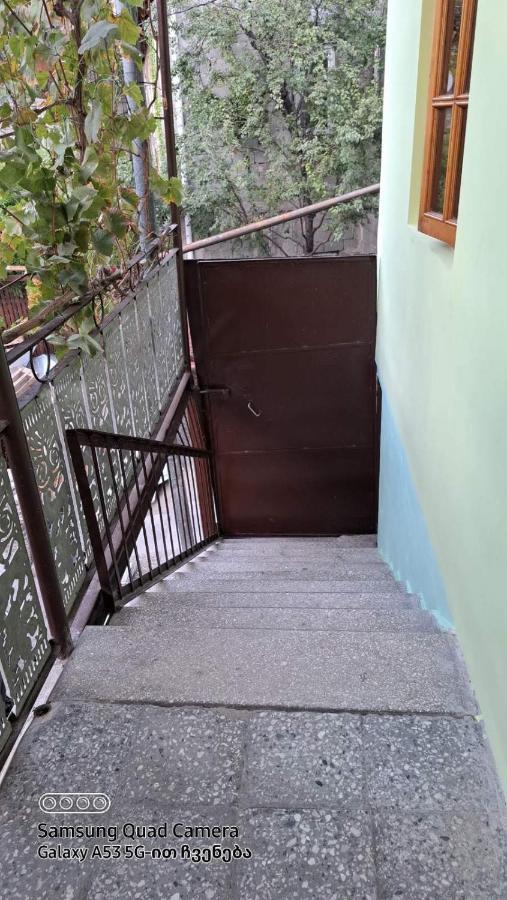 Apartment With A Nice Terrace In Old City Center Tbilisi Luaran gambar